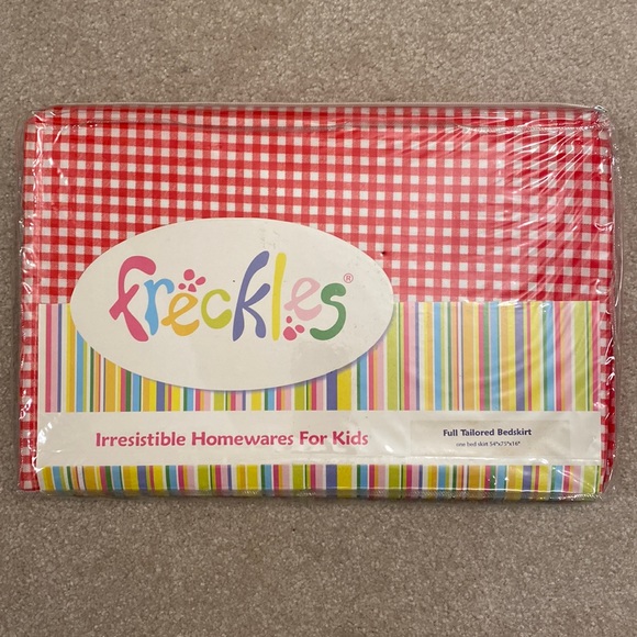 Red and white gingham Full size bedskirt by Freckles - Picture 1 of 4